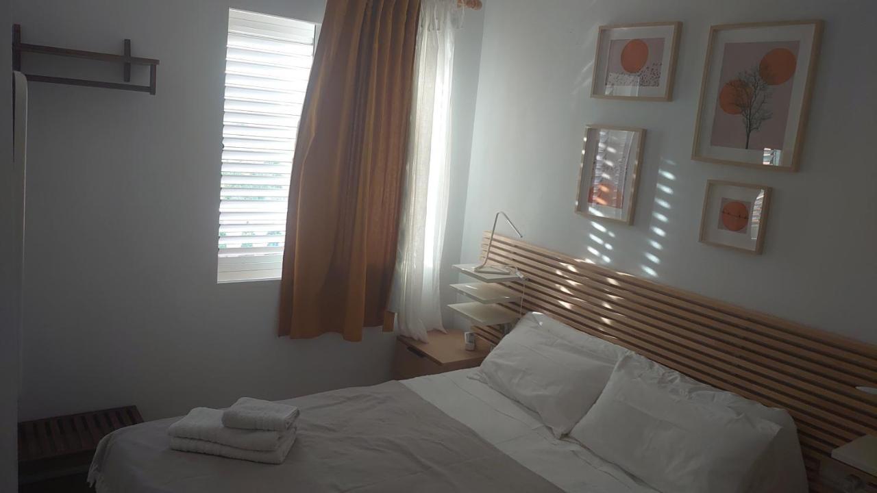 Apto. Con Wifi, Piscina, Vistas Al Mar Y Parking.