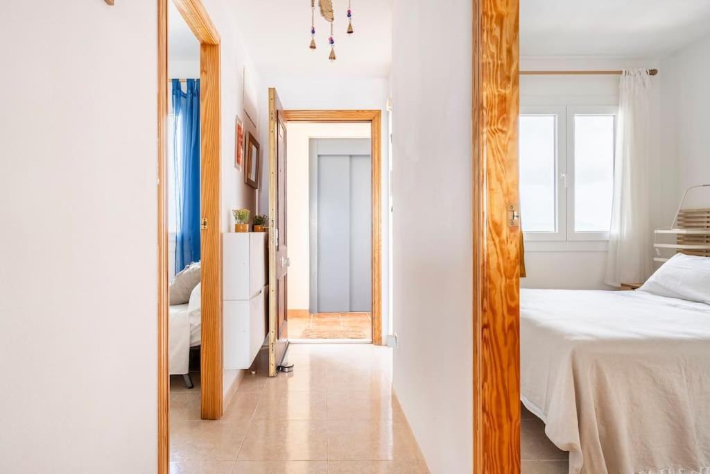 Apto. Con Wifi, Piscina, Vistas Al Mar Y Parking. *